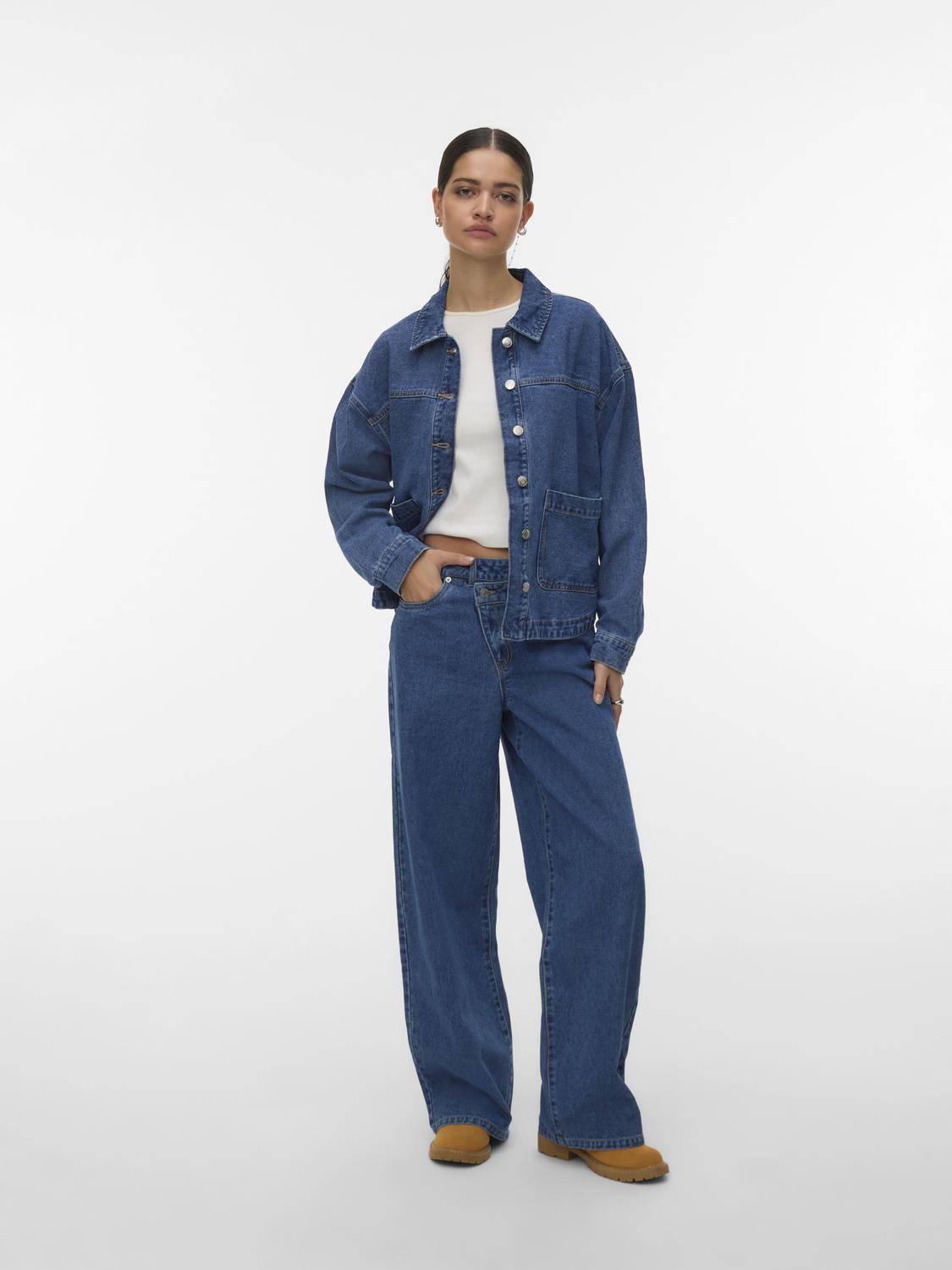 model_shot-front